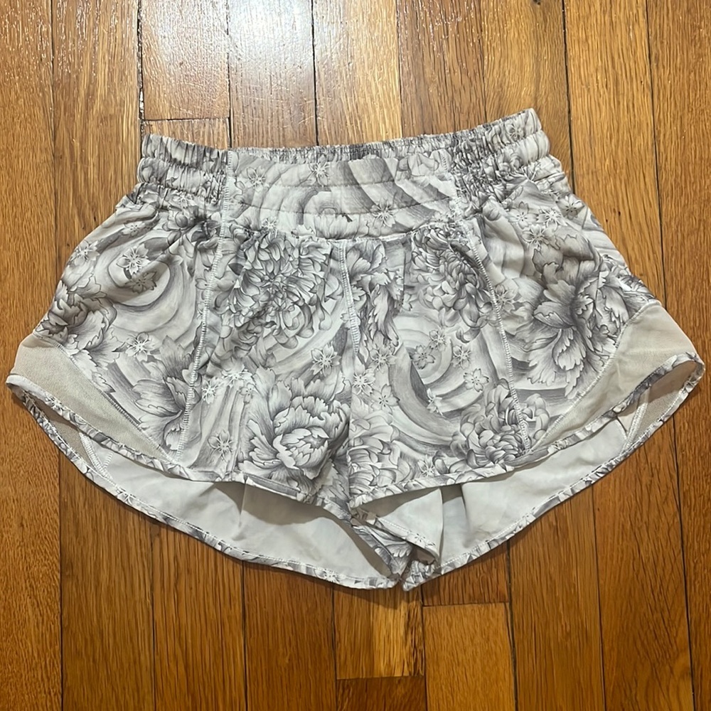 Lululmeon shorts